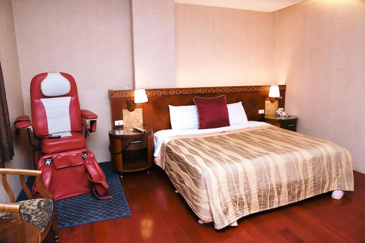 England Business Motel Yilan Eksteriør billede
