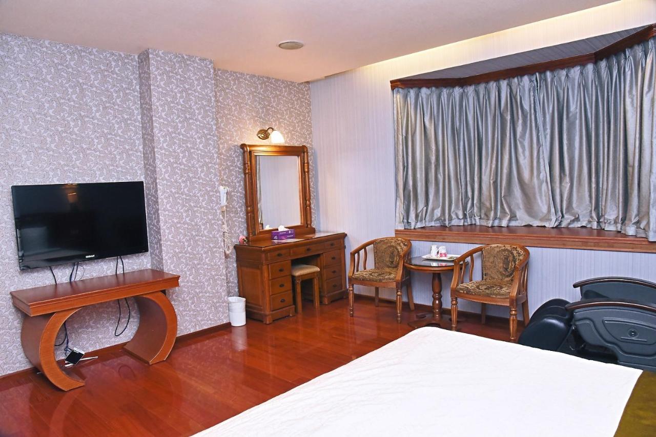 England Business Motel Yilan Eksteriør billede